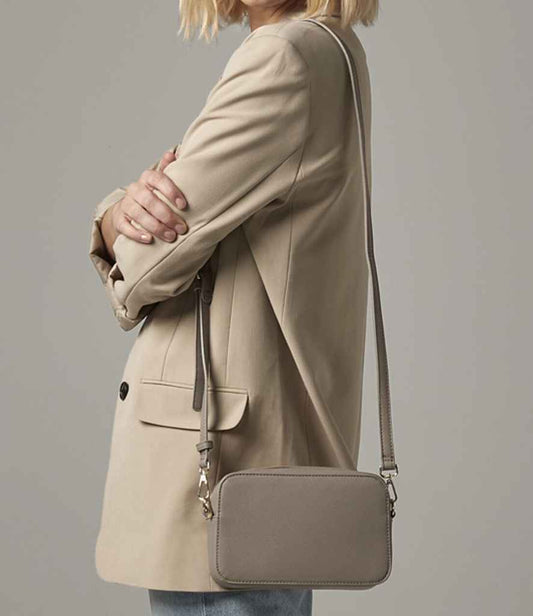 BG758 Taupe Model
