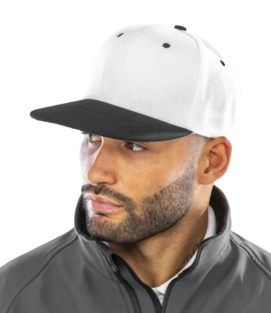 RC082 White/Black Model